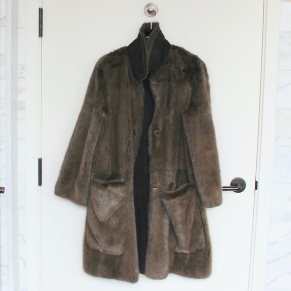 Yves Salomon *Reversible* Sheared Mink/Suede Coat, size 38. *Worn twice* - Picture 3 of 16
